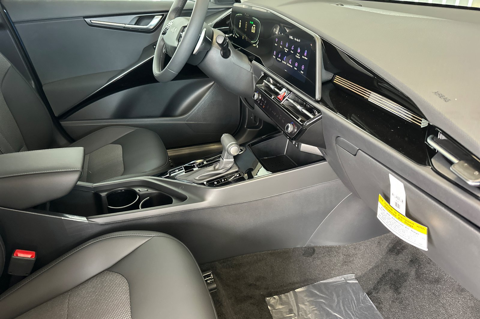 New 2026 Kia Niro EX FWD image 16