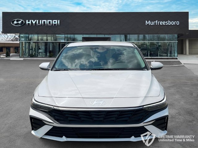 New 2026 Hyundai Elantra SE FWD image 2