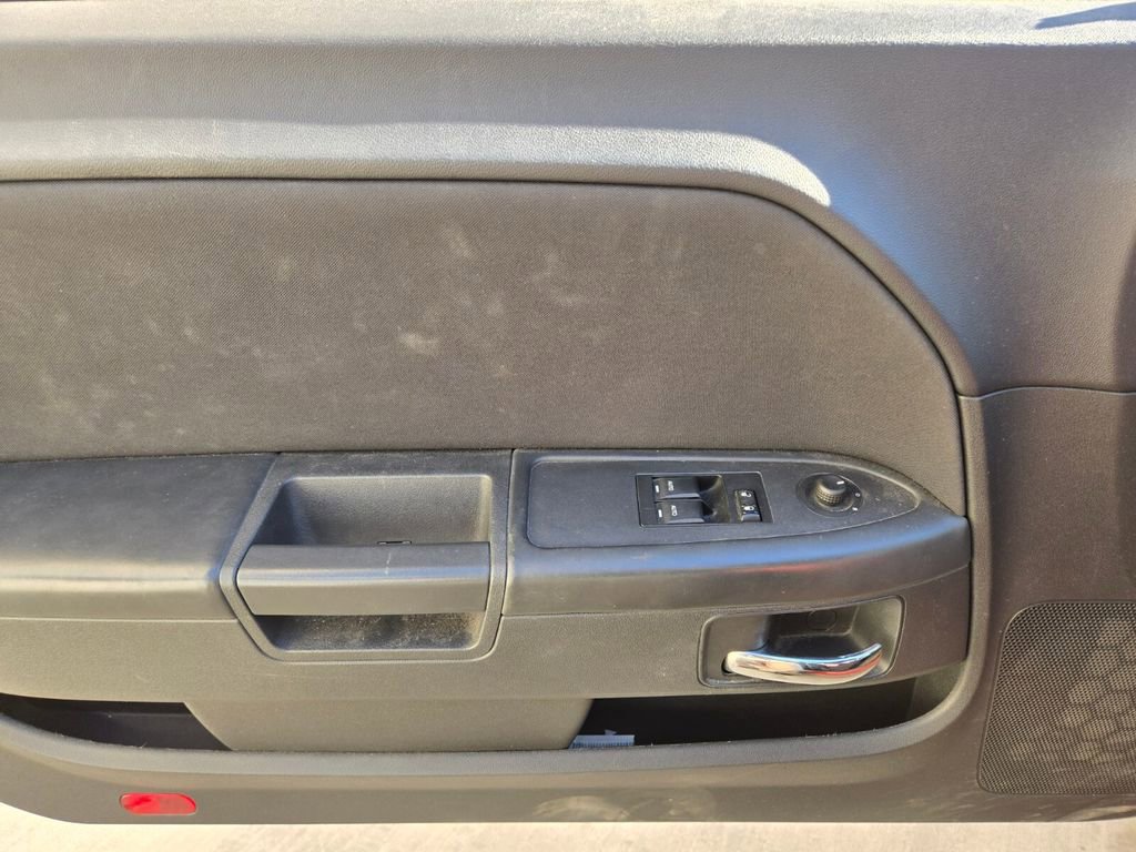 Used 2010 Dodge Challenger SE image 8
