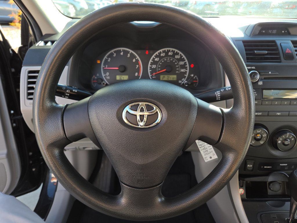 Used 2013 Toyota Corolla L FWD image 29