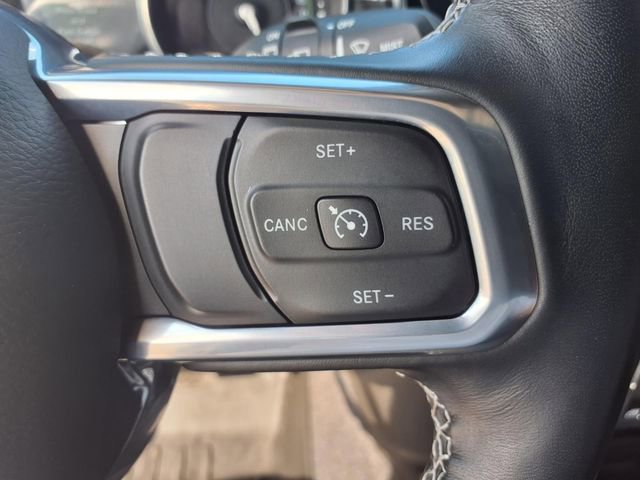 Used 2023 Jeep Wrangler Unlimited Sahara w/ Cold Weather Group AWD/4WD image 10