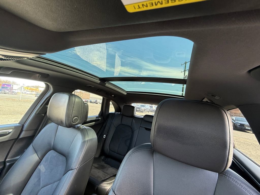 Used 2018 Porsche Macan image 25