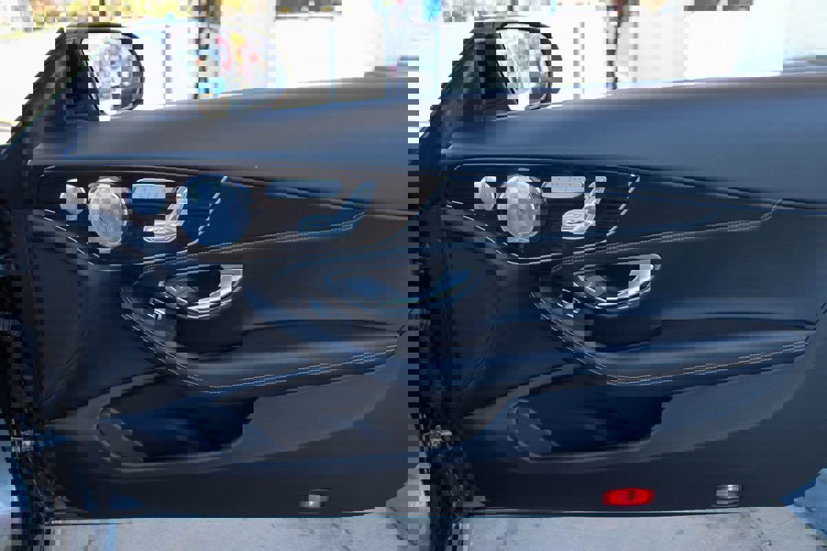 Used 2021 Mercedes-Benz C 300 Cabriolet w/ AMG Line image 37