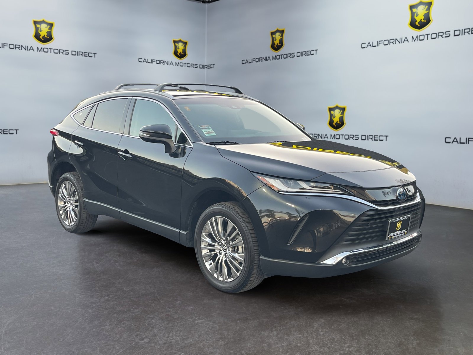 Used 2024 Toyota Venza XLE image 7