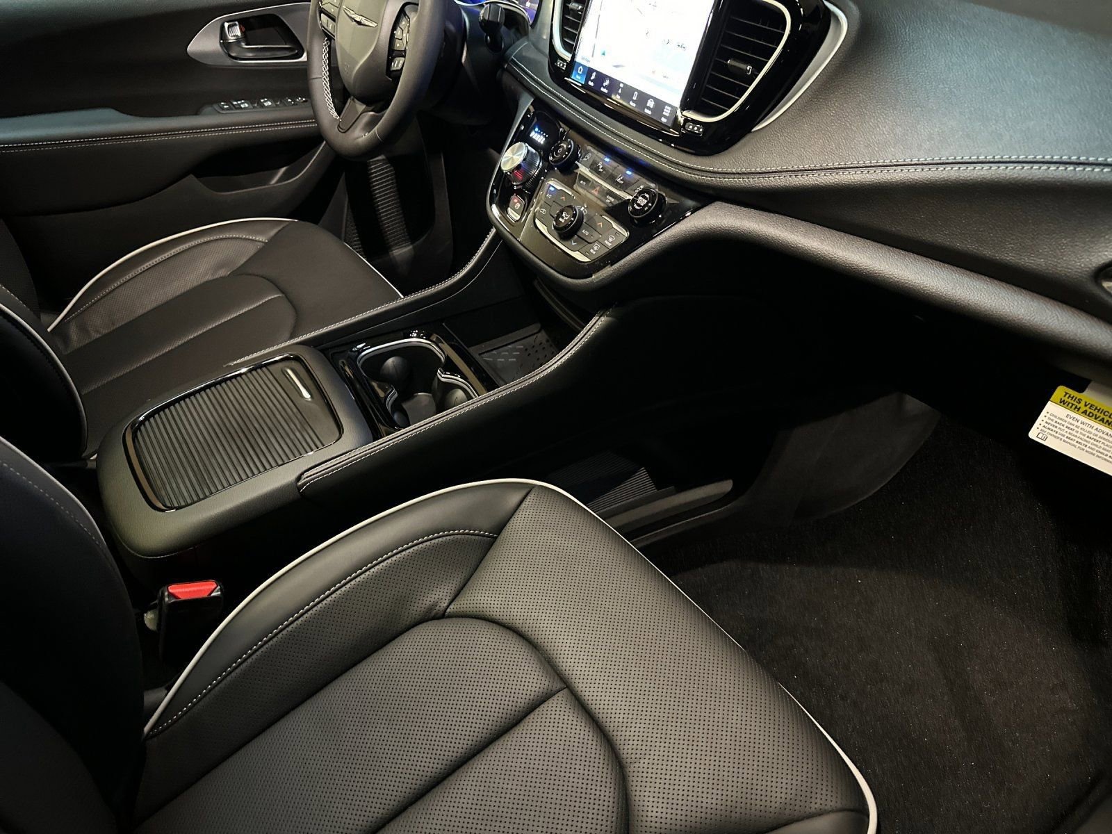 New 2026 Chrysler Pacifica Limited w/ S Appearance Package image 16