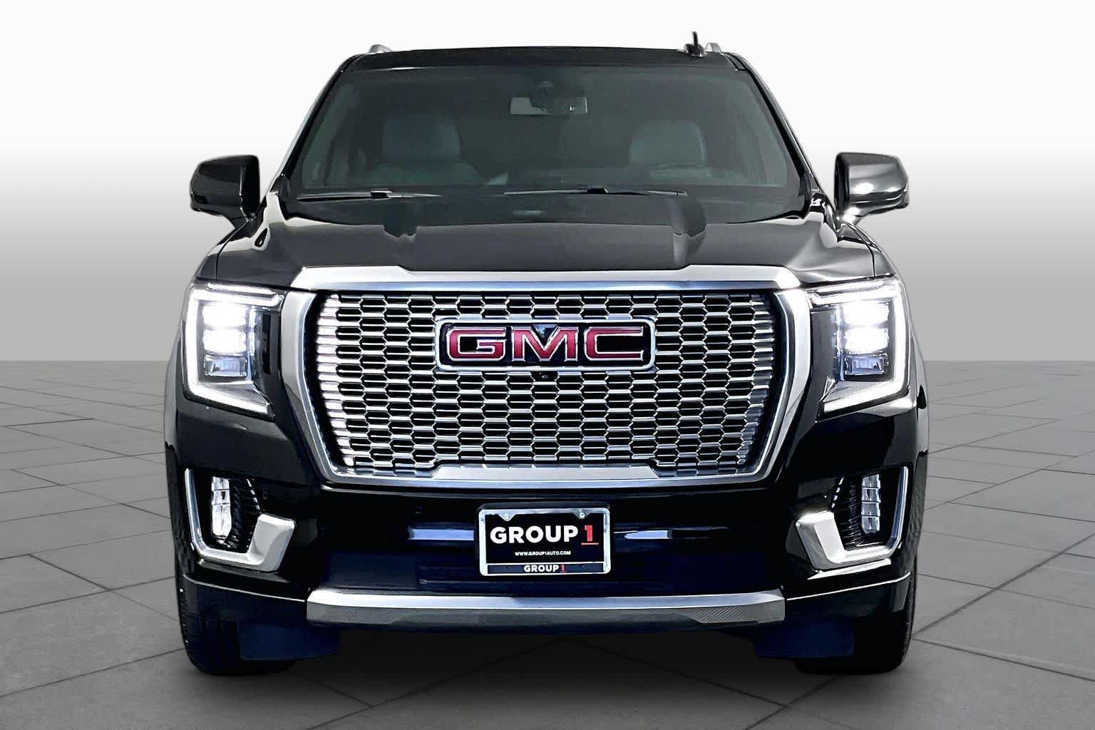 Used 2022 GMC Yukon Denali AWD/4WD image 3
