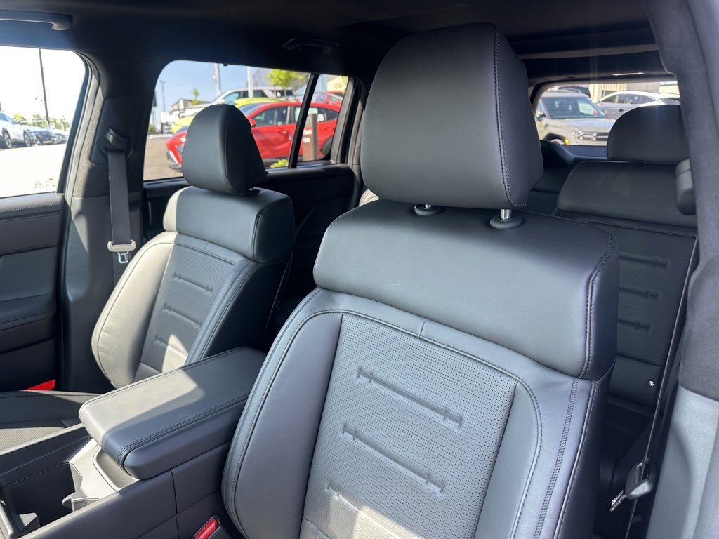 Used 2025 Hyundai Santa Fe Calligraphy image 12