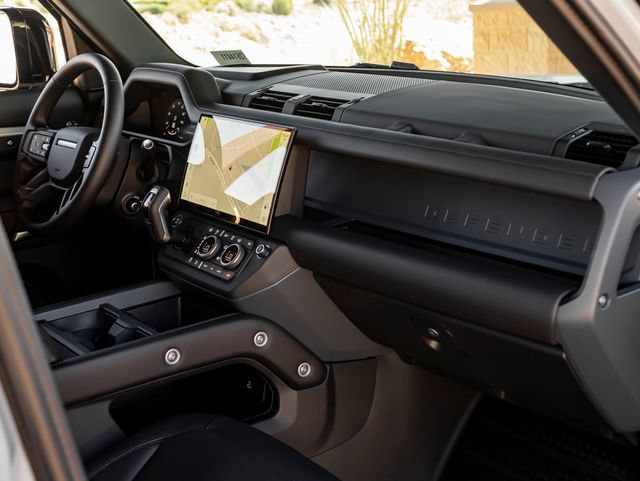 New 2026 Land Rover Defender 110 X-Dynamic SE AWD/4WD image 32