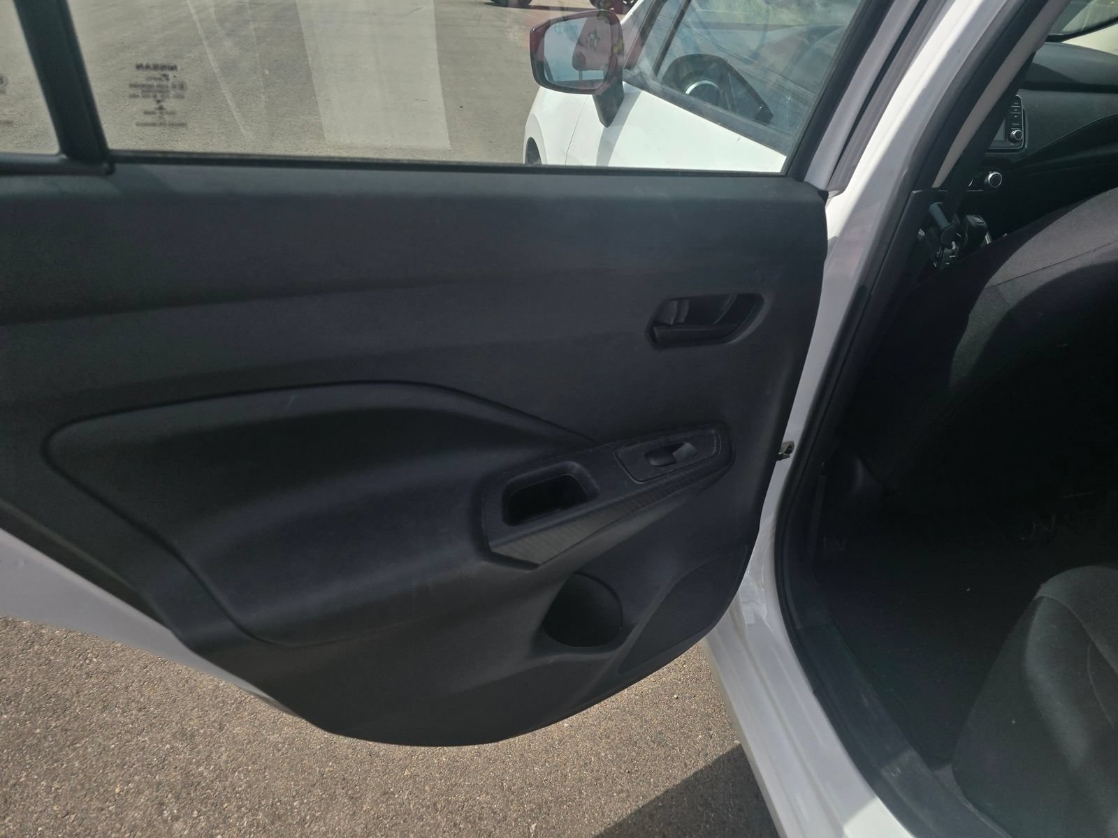 Used 2022 Nissan Versa S FWD image 8