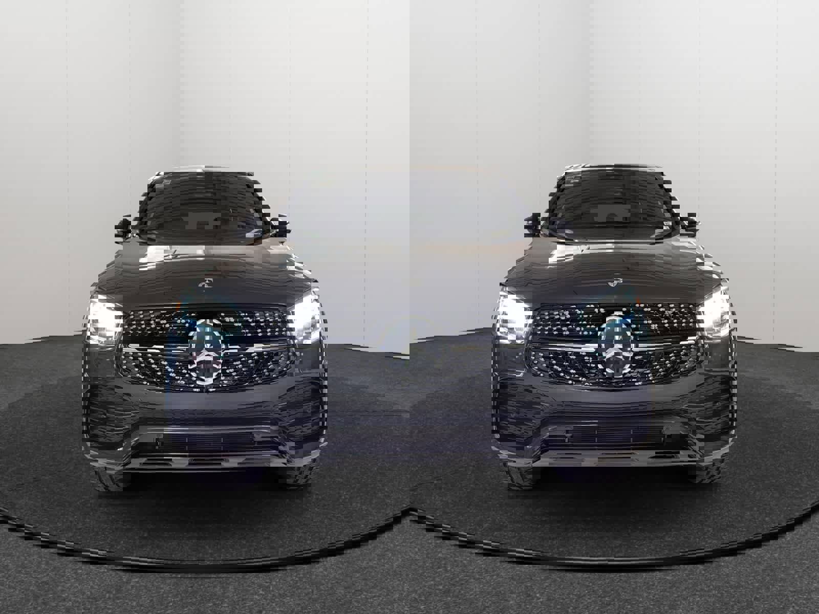 Used 2023 Mercedes-Benz GLC 300 4MATIC Coupe image 2