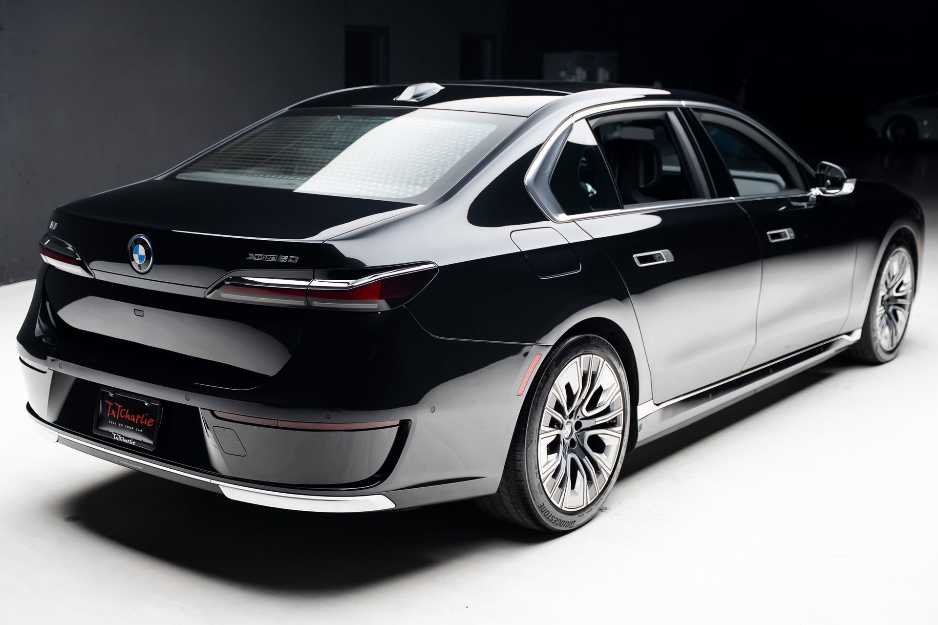 Used 2024 BMW i7 xDrive60 w/ Executive Package image 34