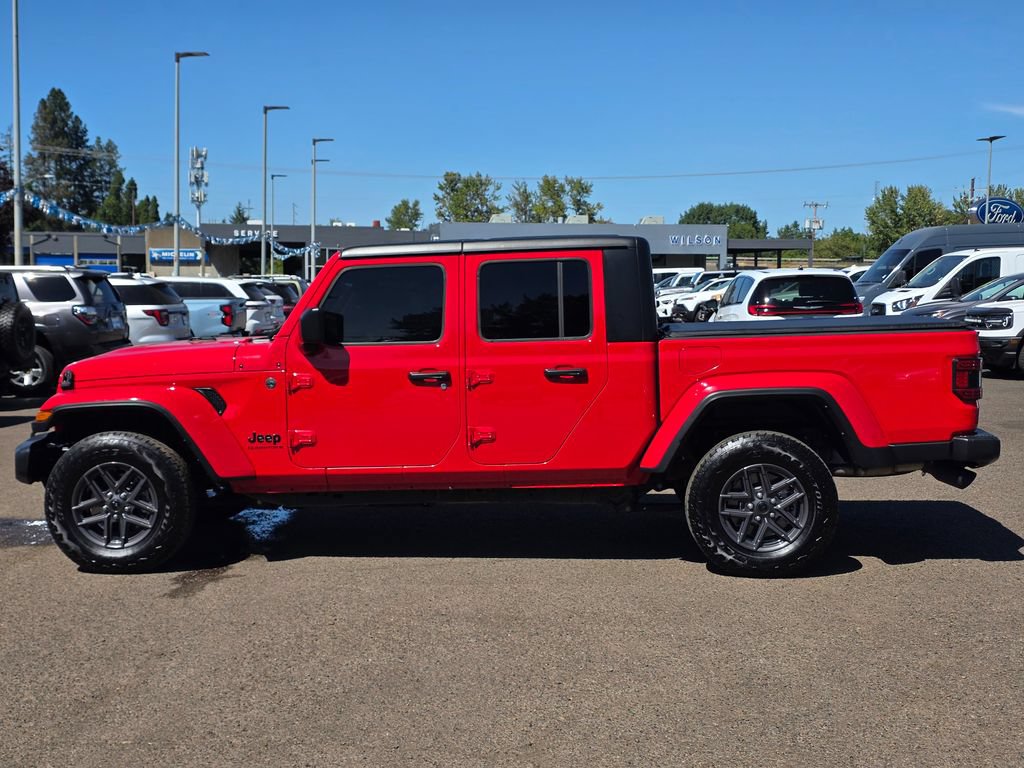 Used 2024 Jeep Gladiator Sport AWD/4WD image 28