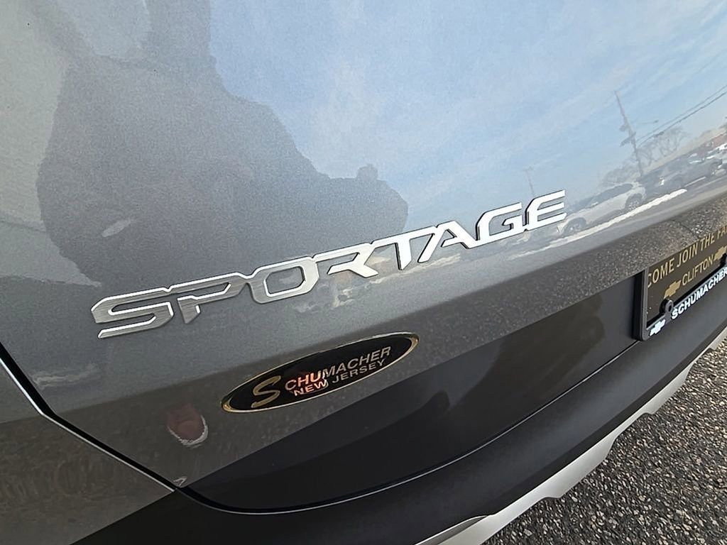 Used 2023 Kia Sportage LX image 32