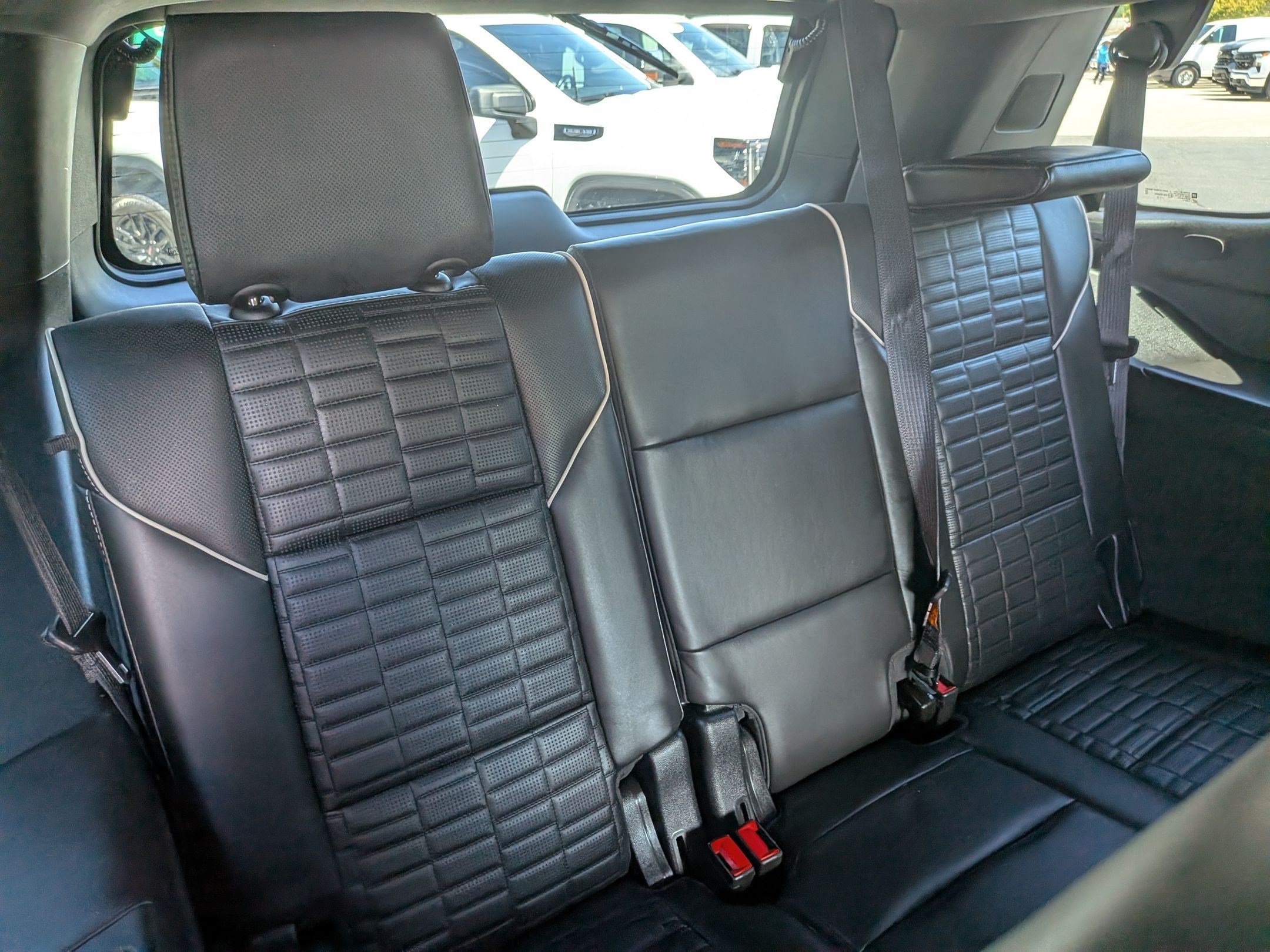 Used 2022 Cadillac Escalade Premium Luxury Platinum AWD/4WD image 28