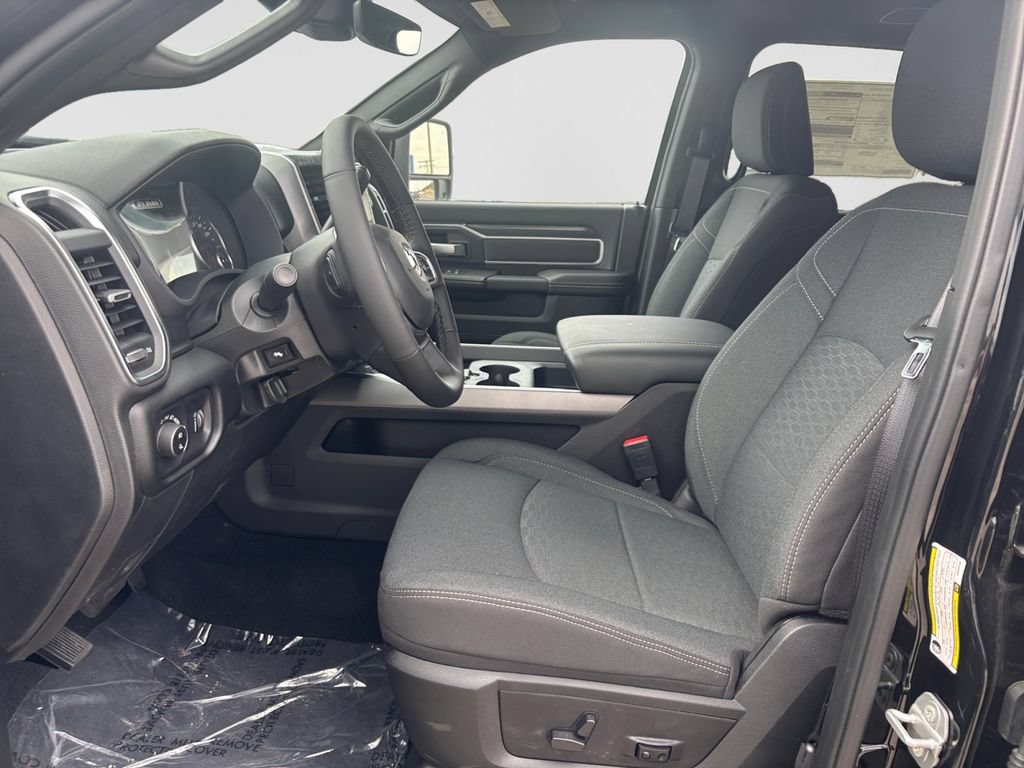 New 2025 RAM 2500 Big Horn AWD/4WD image 13