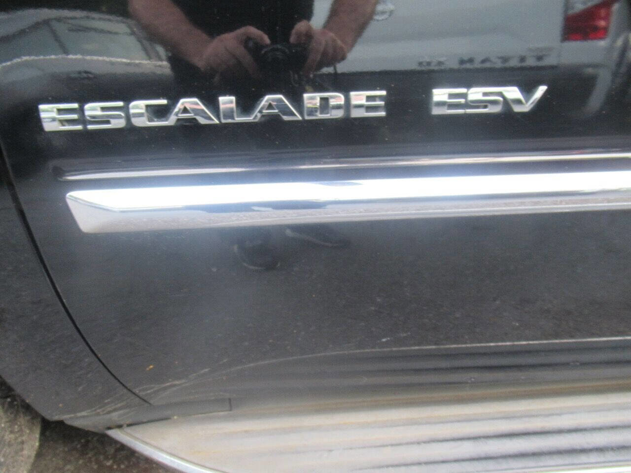 Used 2013 Cadillac Escalade ESV AWD w/ Livery Package image 14