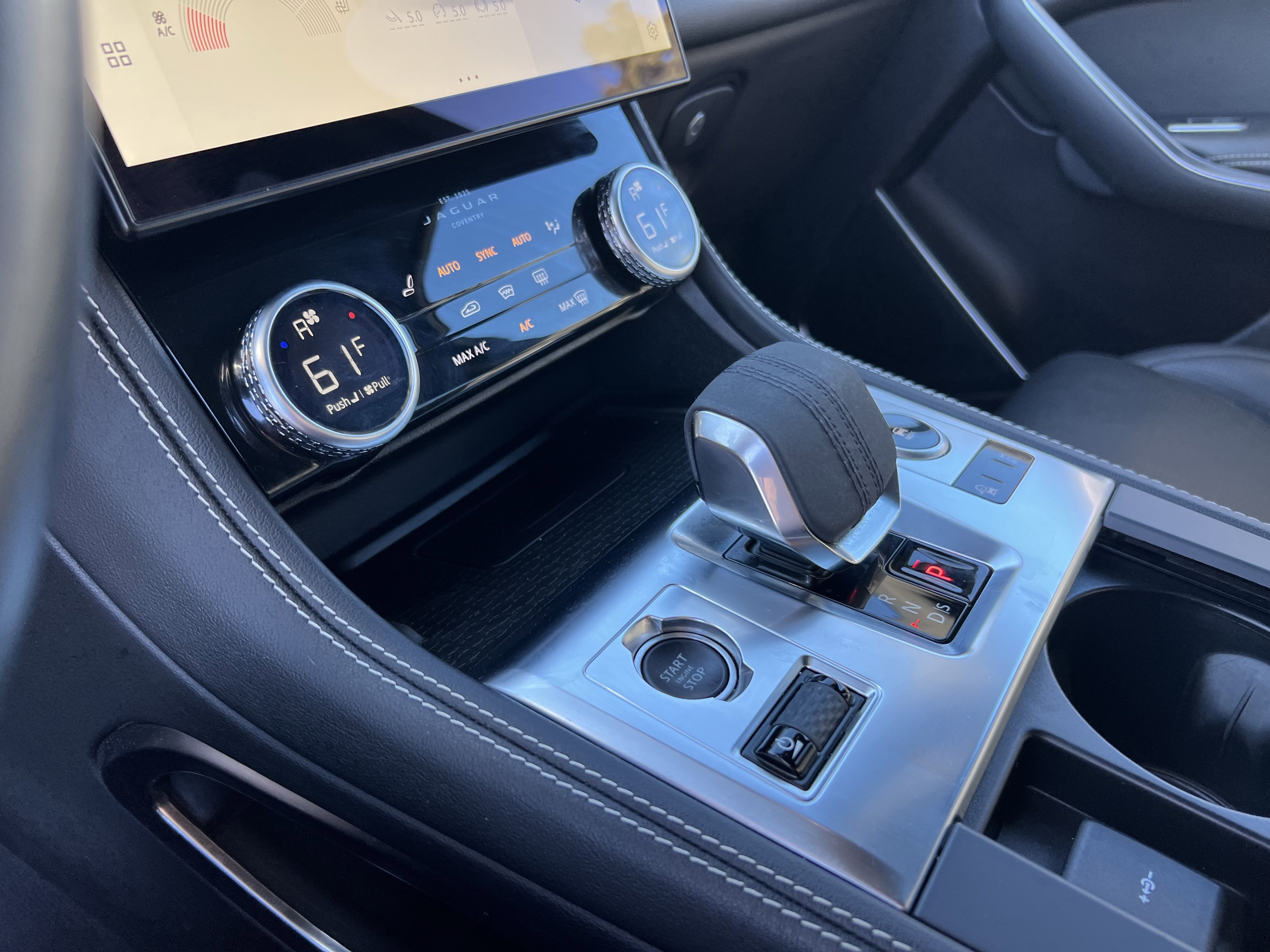 Certified 2022 Jaguar F-PACE R-Dynamic S image 26