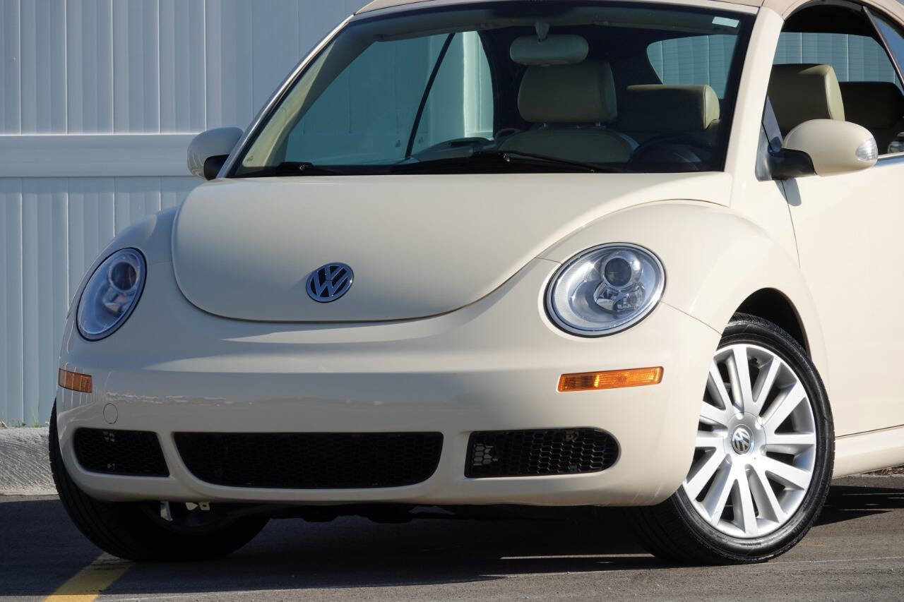 Used 2008 Volkswagen Beetle SE FWD image 3