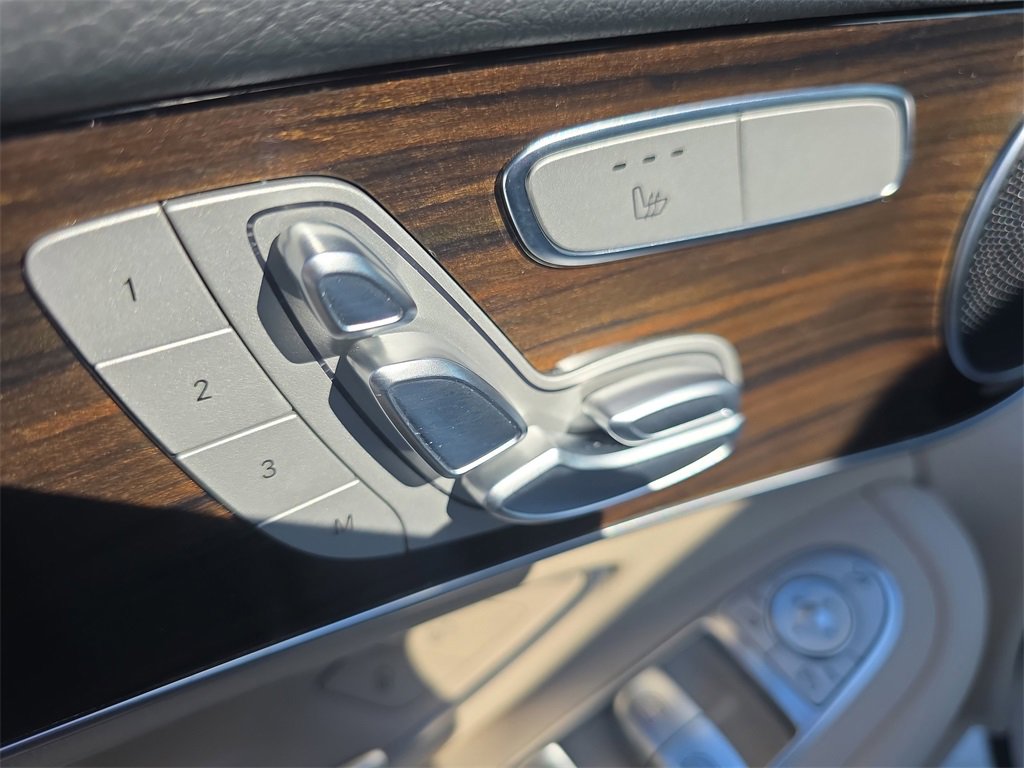 Used 2022 Mercedes-Benz GLC 300 image 18