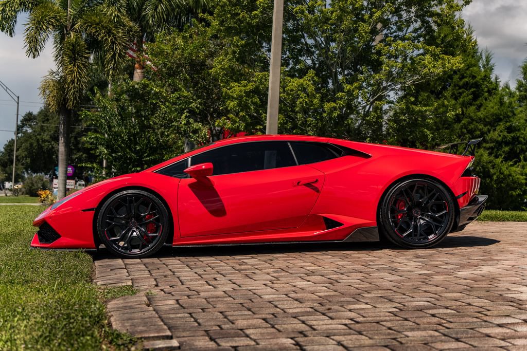 Used 2016 Lamborghini Huracan LP 610-4 AWD/4WD image 2