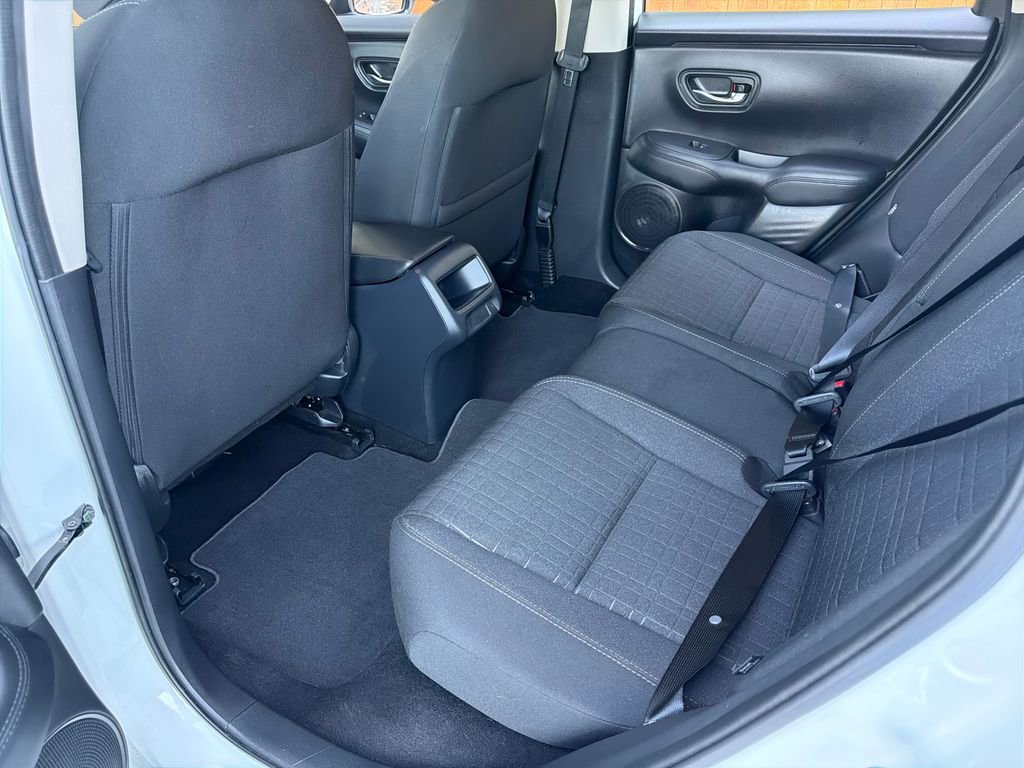 Used 2025 Honda HR-V LX image 29