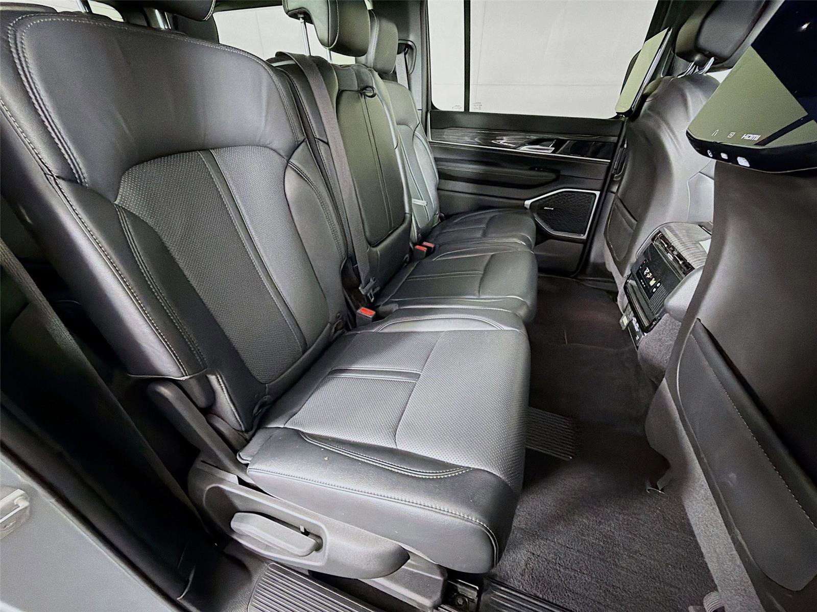 Used 2022 Jeep Wagoneer Series II w/ Rear Seat Video Group 1 image 30