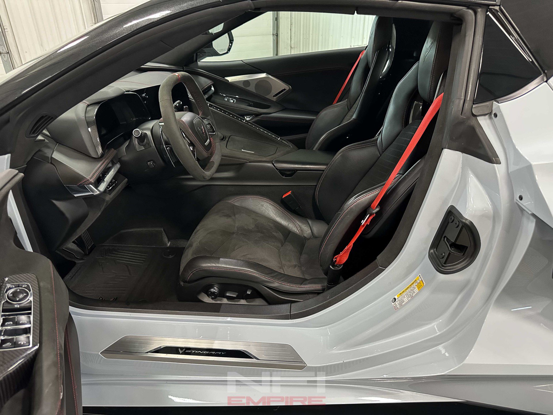 Used 2021 Chevrolet Corvette Stingray Premium Conv w/ Z51 Performance Package RWD image 34