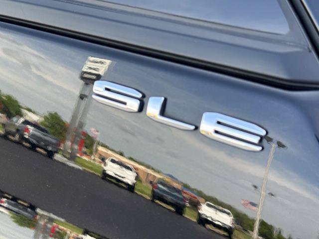 Used 2023 GMC Terrain SLE FWD image 31