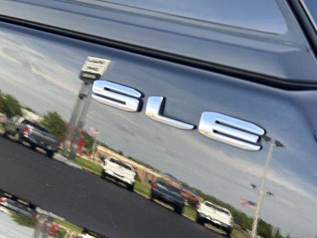 Used 2023 GMC Terrain SLE FWD image 31