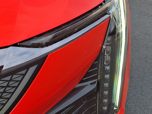 Used 2025 Cadillac Optiq Sport 2 image 9