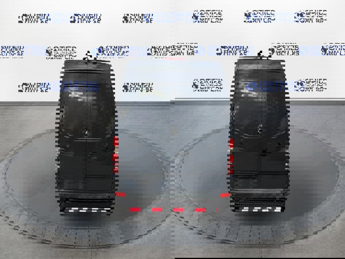 Used 2018 Mercedes-Benz Sprinter 2500 image 5