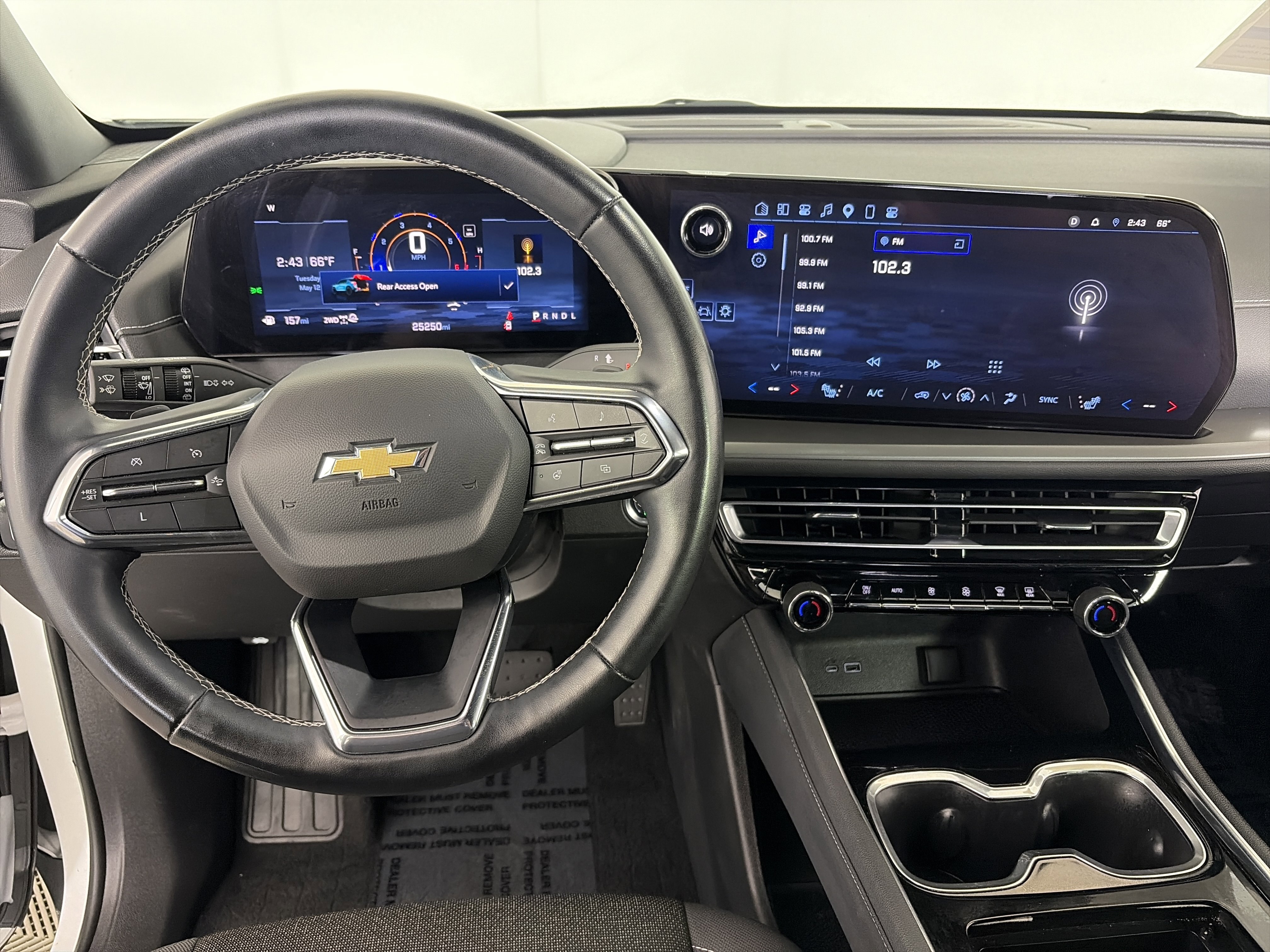Used 2024 Chevrolet Traverse LS AWD/4WD image 3