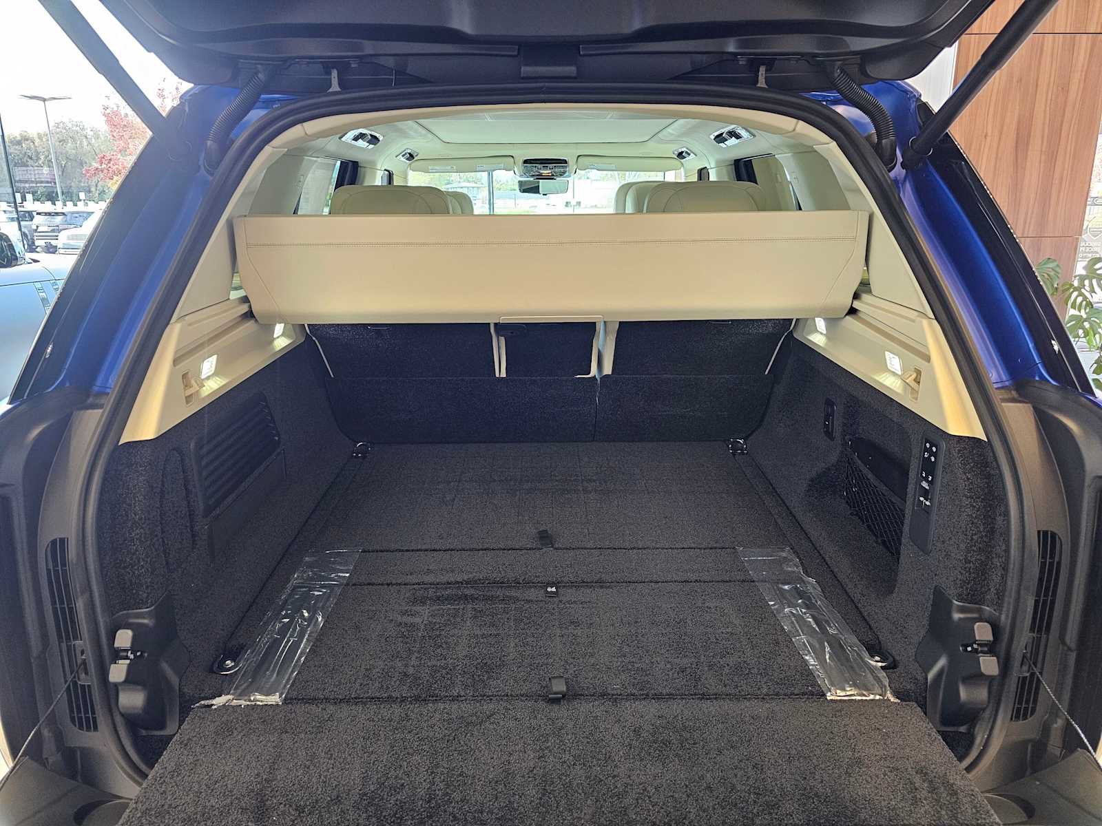 New 2026 Land Rover Range Rover SV AWD/4WD image 14