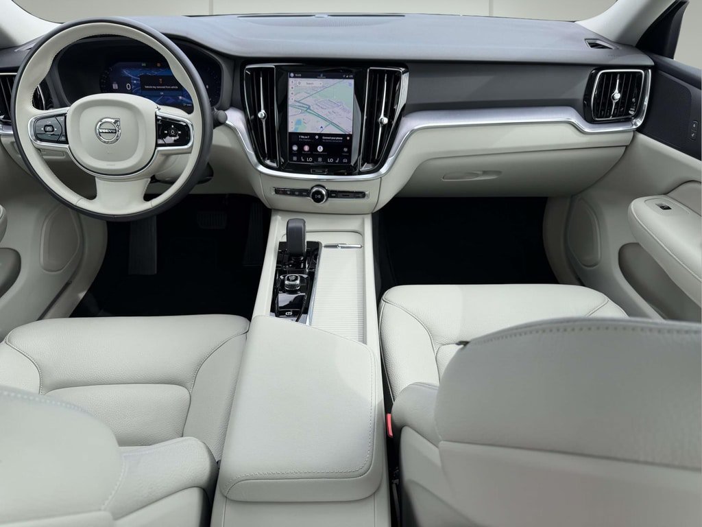 Used 2024 Volvo S60 B5 Core FWD image 2