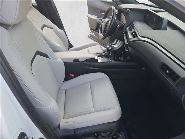 Used 2022 Lexus UX 200 w/ Premium Package FWD image 20