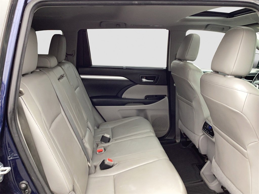 Used 2015 Toyota Highlander XLE image 29