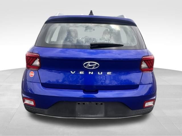 Used 2022 Hyundai Venue Limited w/ Cargo Package FWD image 6
