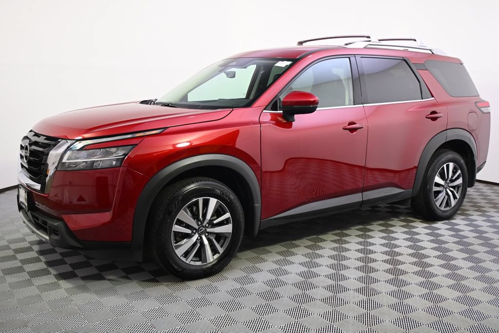 Used 2024 Nissan Pathfinder SL AWD/4WD image 2