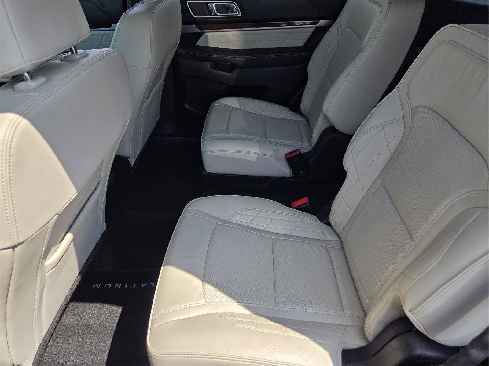 Used 2016 Ford Explorer Platinum AWD/4WD image 28