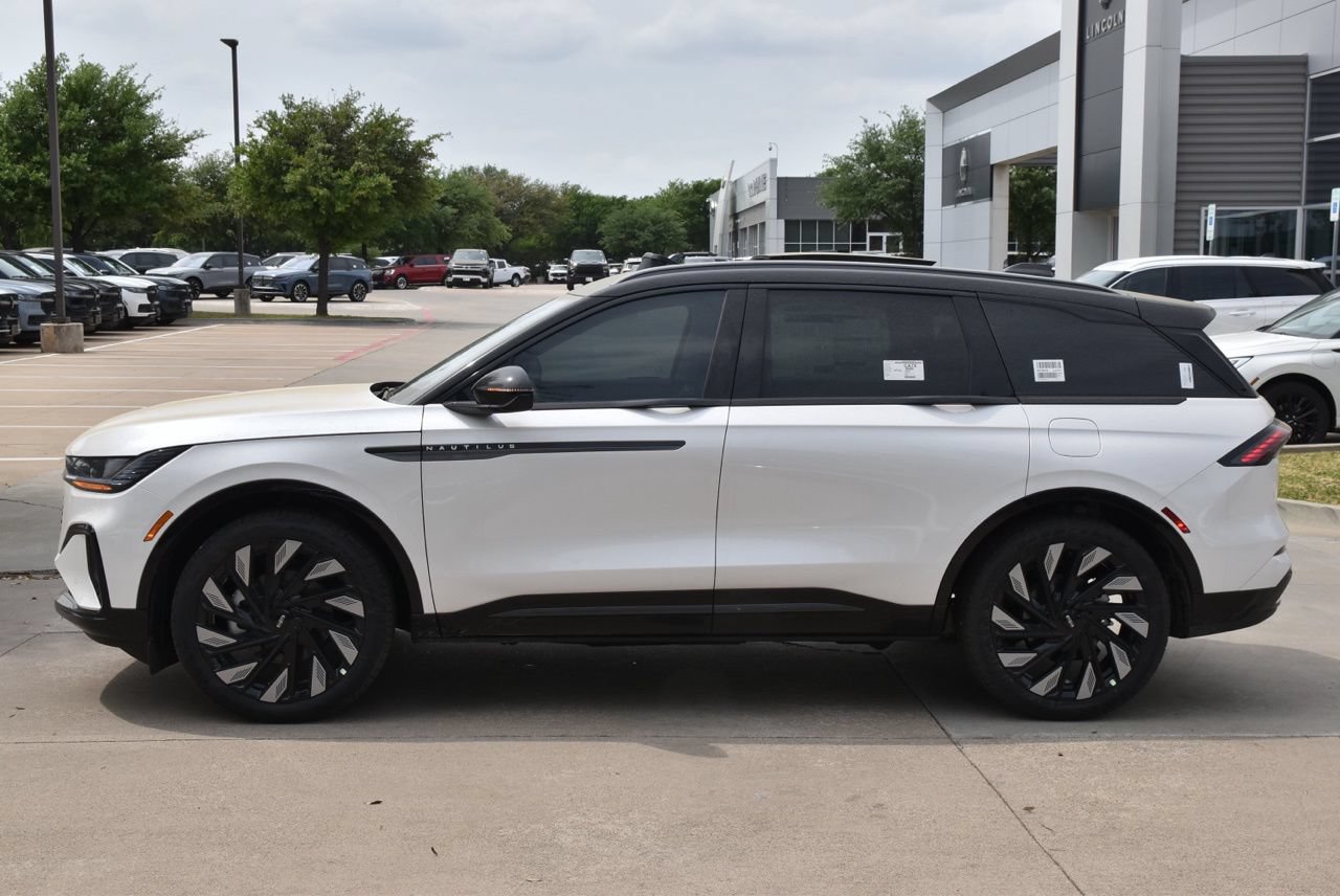 New 2026 Lincoln Nautilus Reserve w/ Jet Appearance Package AWD/4WD image 18