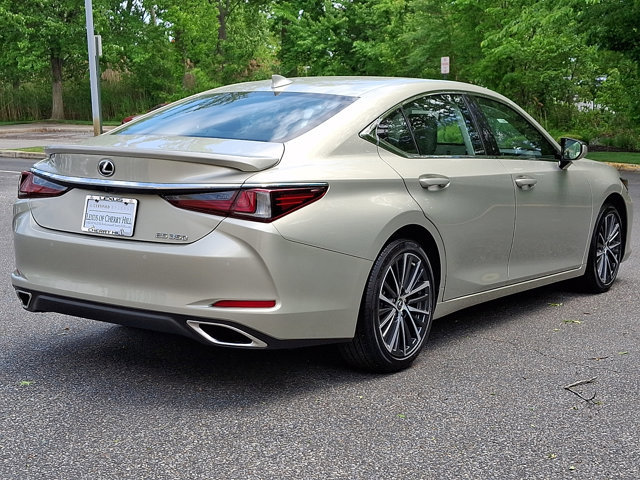 Used 2025 Lexus ES 350 w/ Premium Package FWD image 6