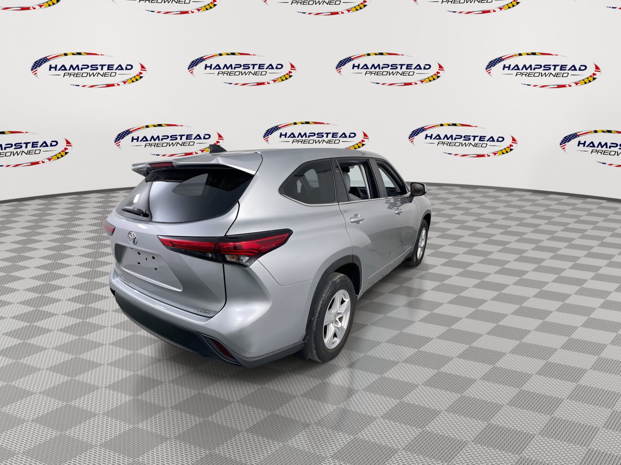 Used 2023 Toyota Highlander L AWD/4WD image 8