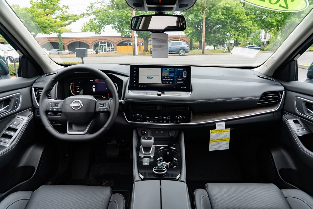 New 2026 Nissan Rogue Platinum AWD/4WD image 9