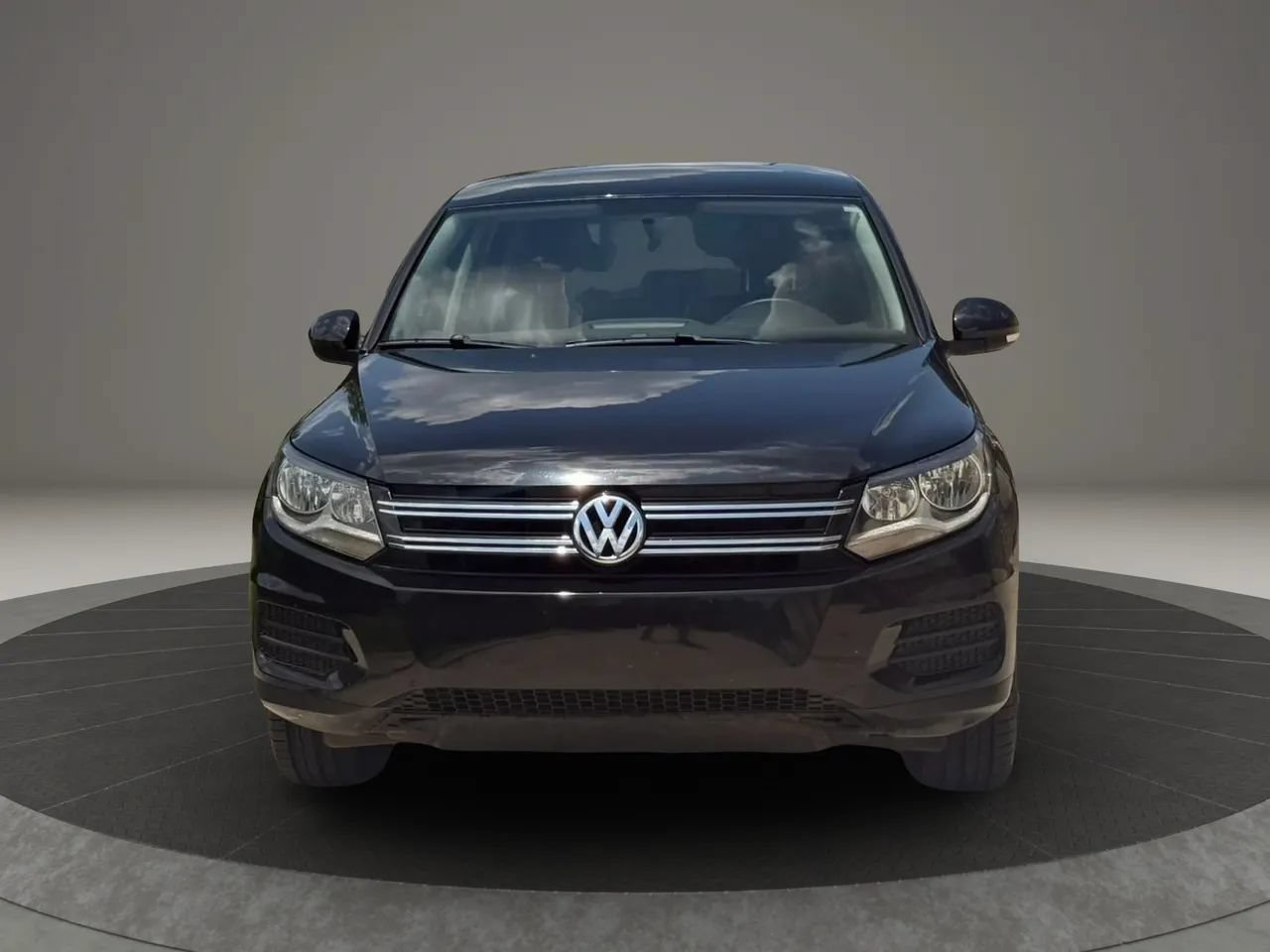 Used 2017 Volkswagen Tiguan Limited w/ Alloy Wheels Package AWD/4WD image 8