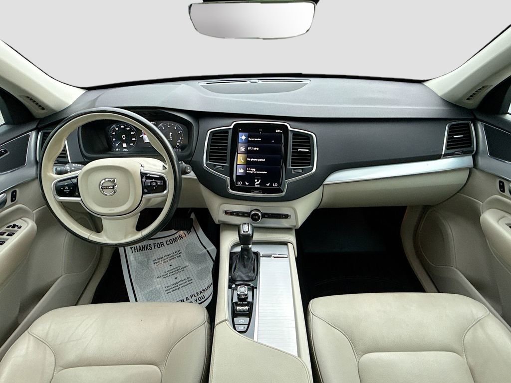 Used 2018 Volvo XC90 T6 Momentum w/ Convenience Package AWD/4WD image 16