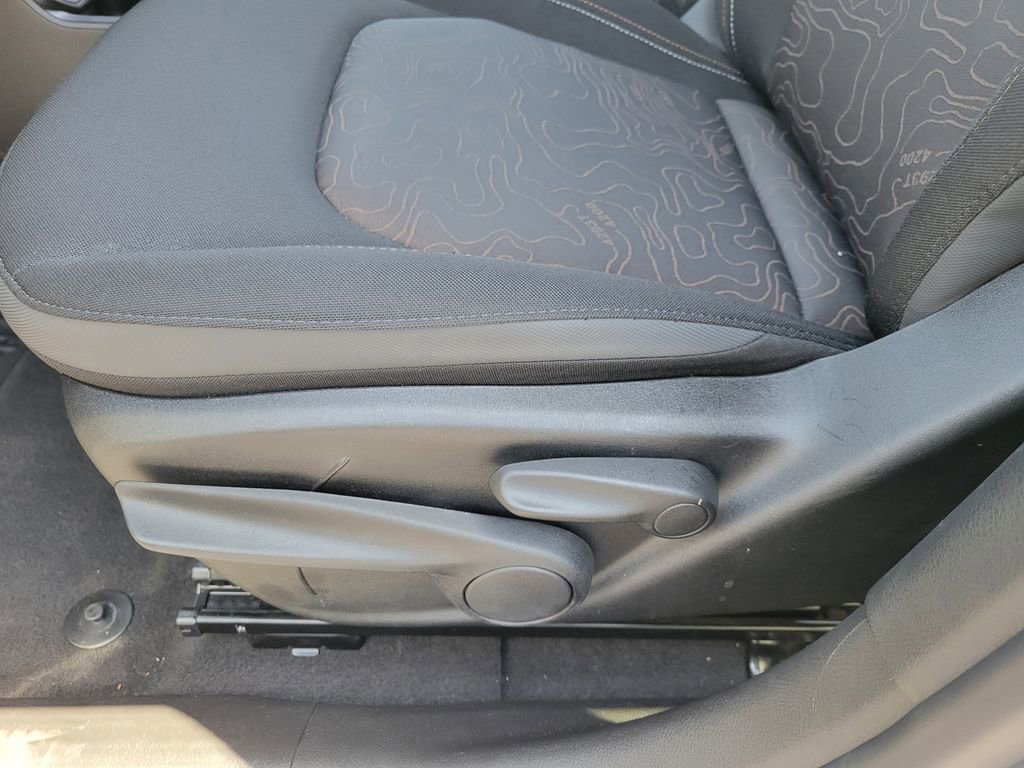 Used 2023 Jeep Renegade Latitude AWD/4WD image 15