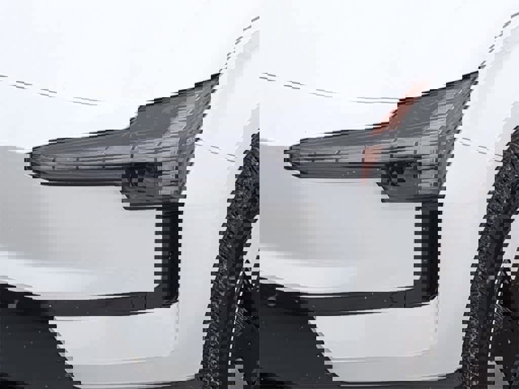 Certified 2025 Volvo EX30 Plus w/ Protection Package Premier image 10