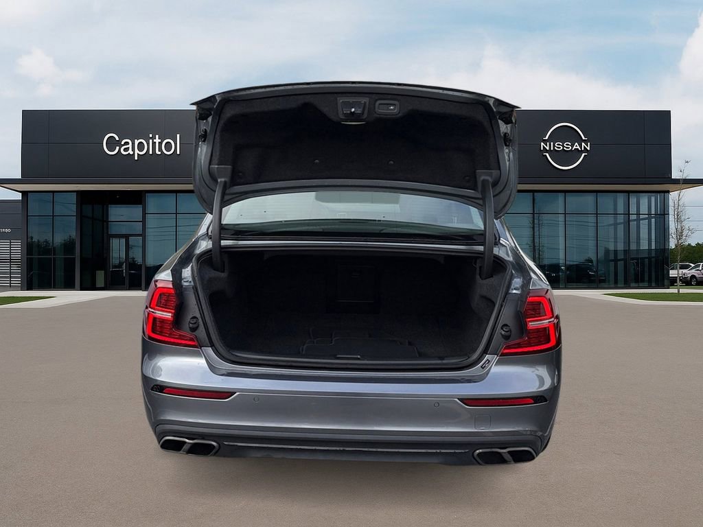 Used 2020 Volvo S60 T5 Momentum image 10