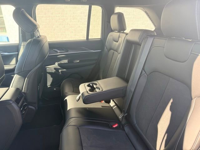 New 2026 Jeep Grand Cherokee Laredo image 19