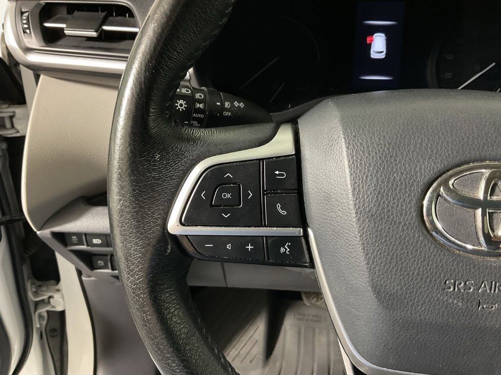 Used 2022 Toyota Sienna XLE FWD image 27